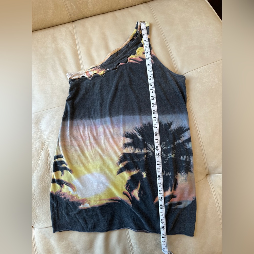 One-Shoulder Sunset Palm Tree Top - Picture 4 of 5